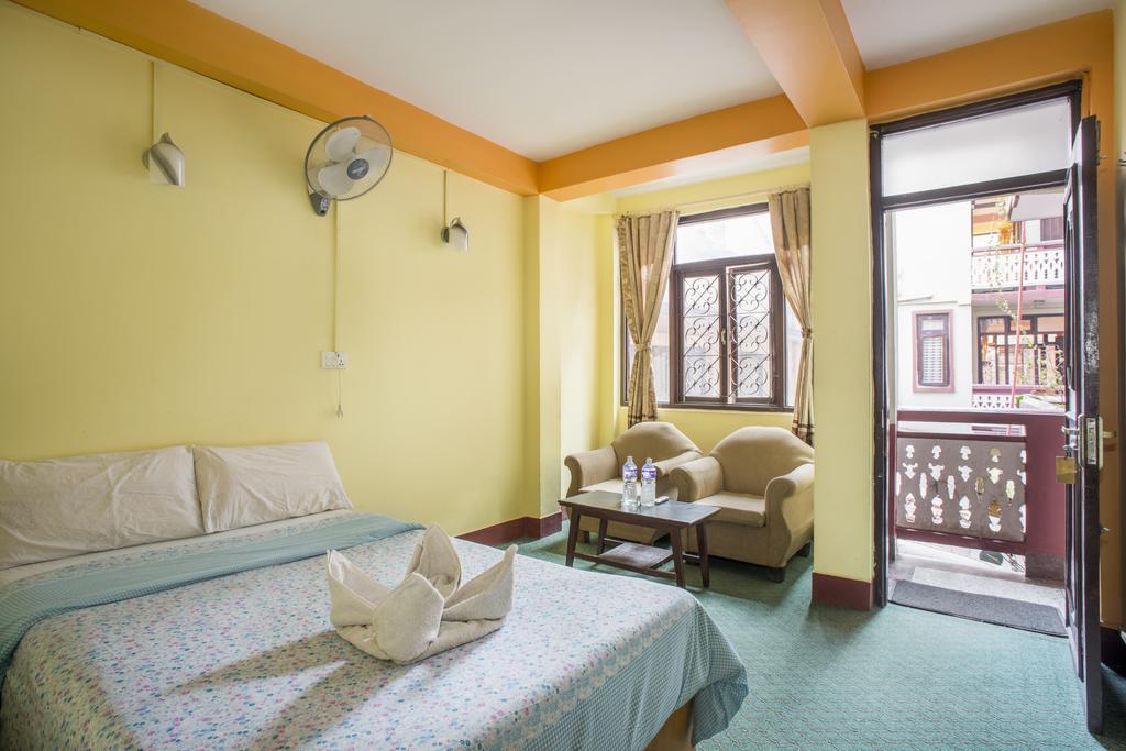 Yala Peak Hostel