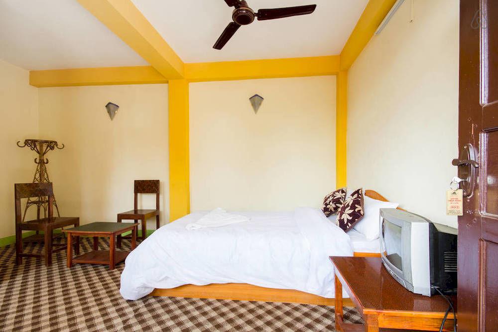 Yala Peak Hostel *